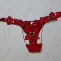String Dentelle et Strass rouge taille unique réglable